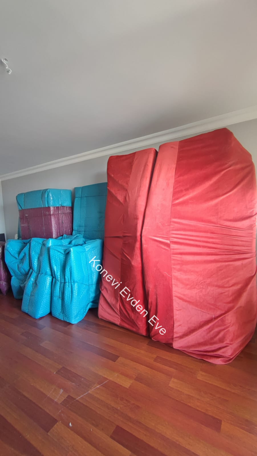 2025-Mayıs-İş-Başında - Konevi Evden Eve Taşımacılık | Asansörlü Nakliye Hizmeti