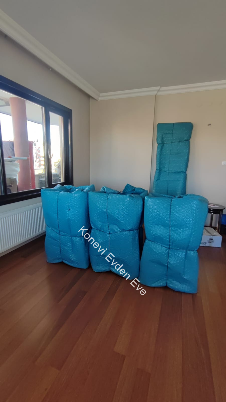 2025-Mayıs-İş-Başında - Konevi Evden Eve Taşımacılık | Asansörlü Nakliye Hizmeti