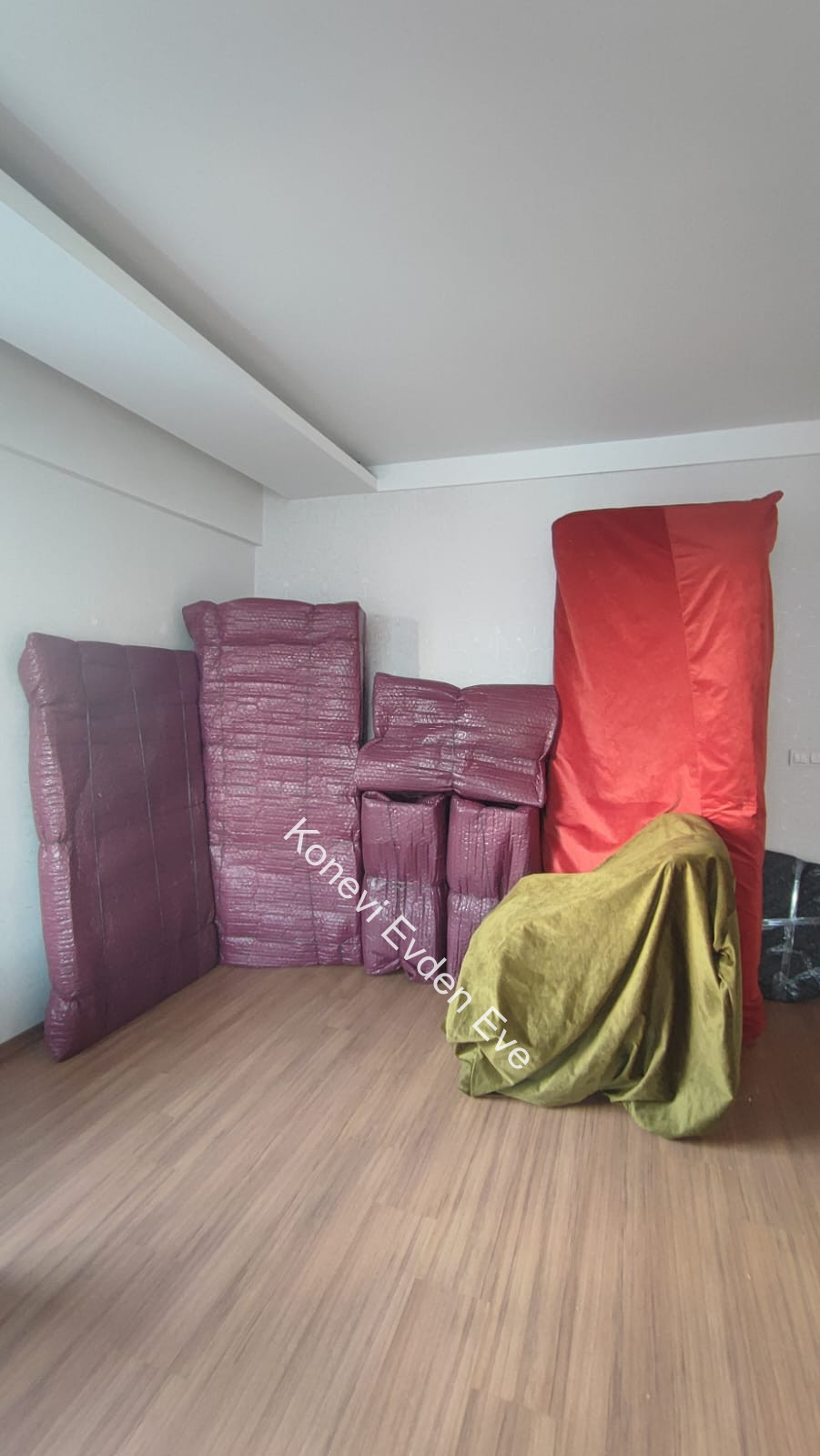 2025-Mayıs-İş-Başında - Konevi Evden Eve Taşımacılık | Asansörlü Nakliye Hizmeti