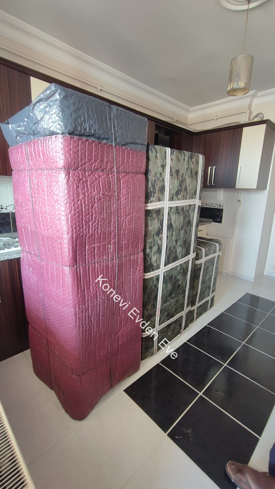 2025-Mayıs-İş-Başında - Konevi Evden Eve Taşımacılık | Asansörlü Nakliye Hizmeti