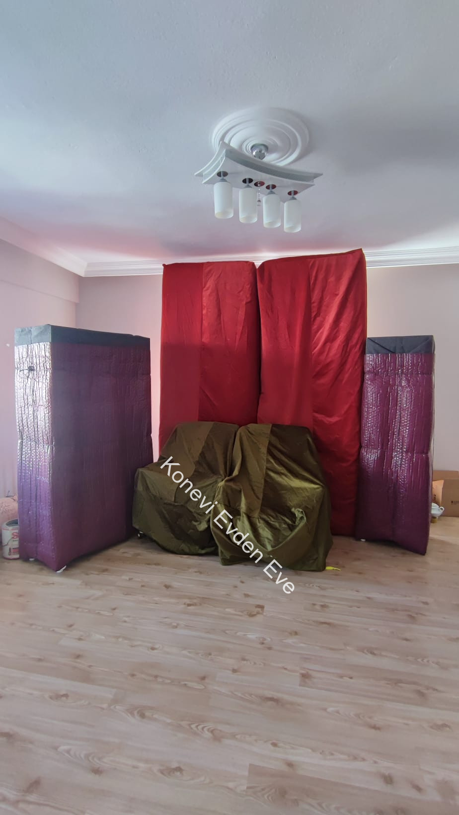 2025-Mayıs-İş-Başında - Konevi Evden Eve Taşımacılık | Asansörlü Nakliye Hizmeti